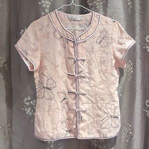 Traditional Chinese button down shirt! Pink butterfly patterns. Size: Small.